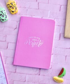 p libreta pastel con hologram